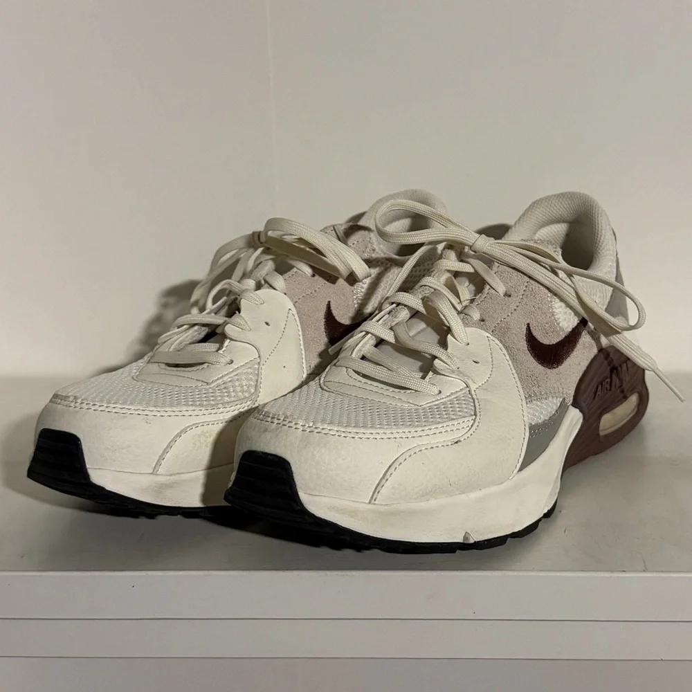 Nike Air Max White and Maroon Sneakers - Picture 2 of 4